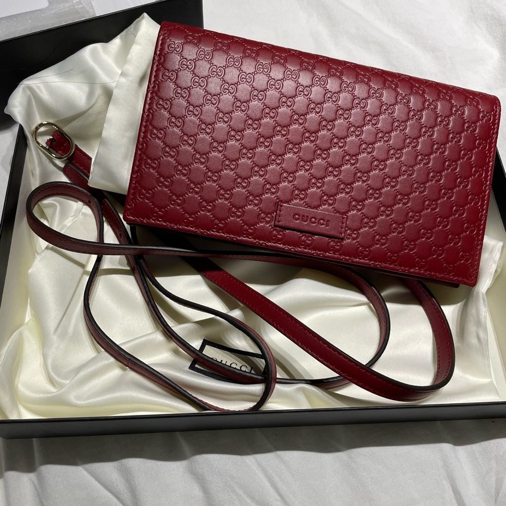 Auth. Gucci Microguccissima Wallet on Strap